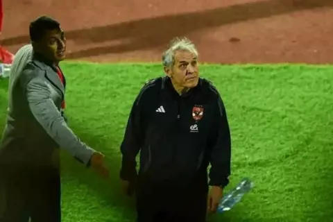 إمام عاشور: من ألقى الزجاجات على كولر ليس جمهور الأهلي.. وتمنيت استمراره